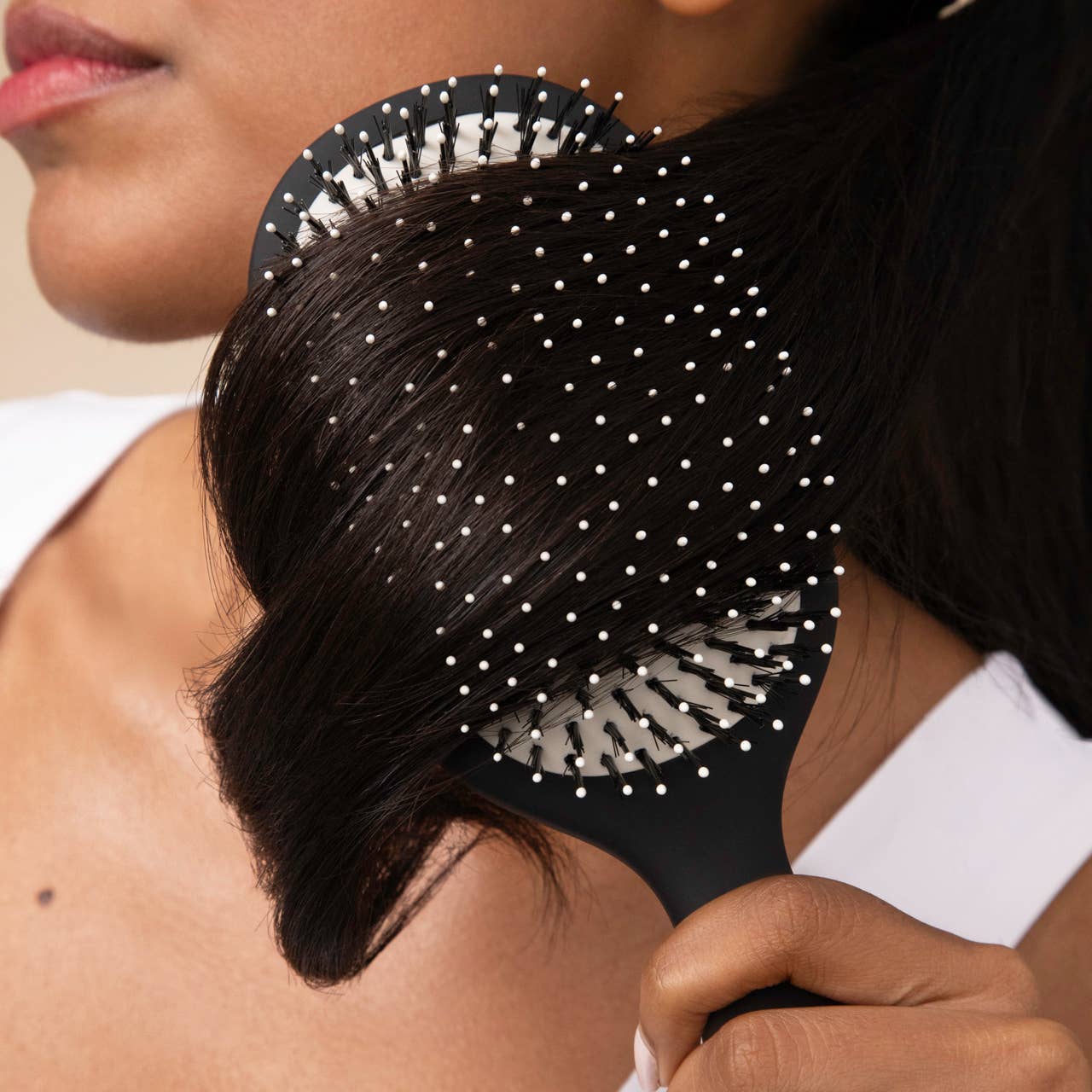 Kitsch Smooth & Polish Brush - Black