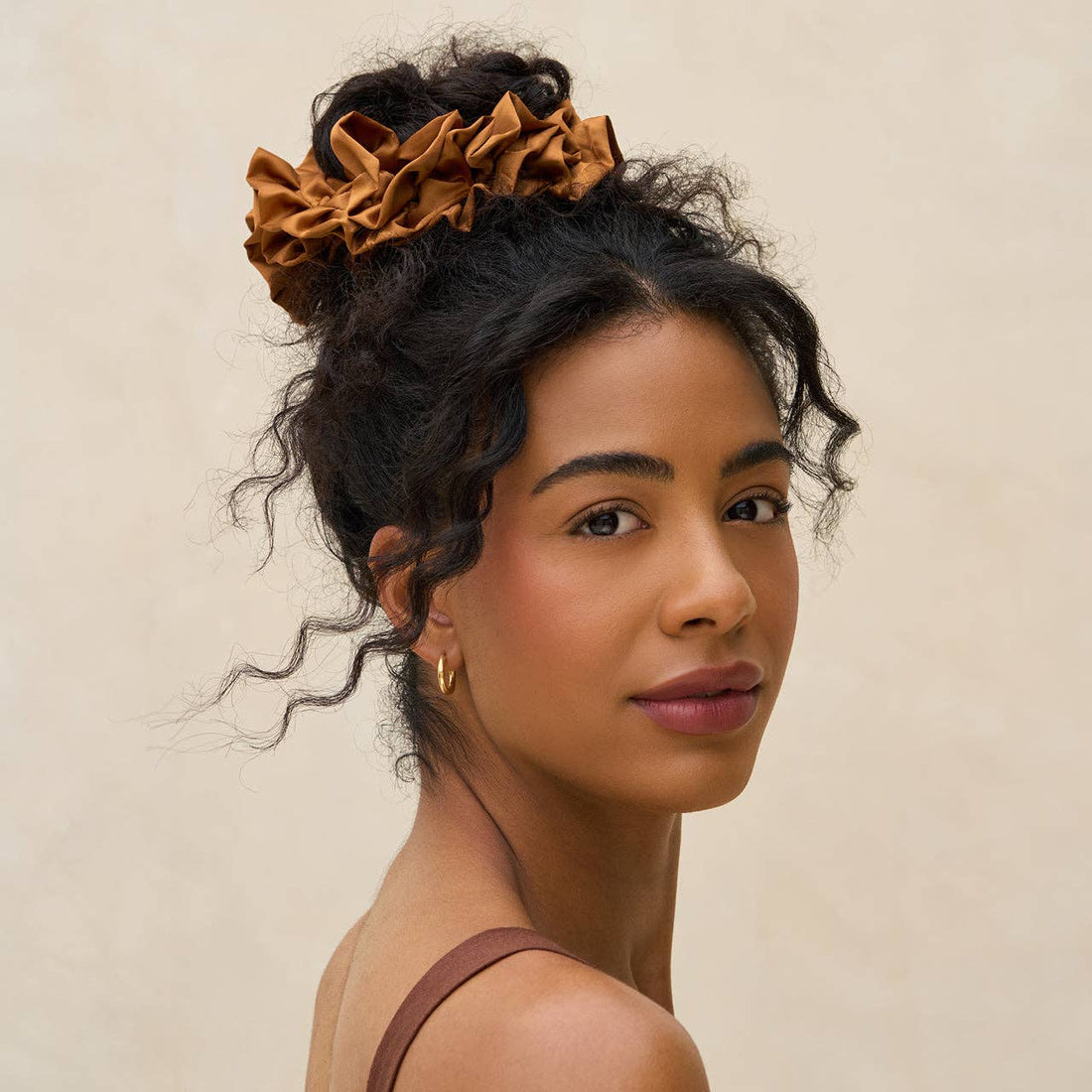 Kitsch Ruffle Scrunchie - Camel