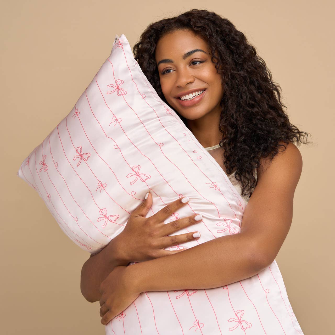 Kitsch Holiday Satin Pillowcase in Striped Bows