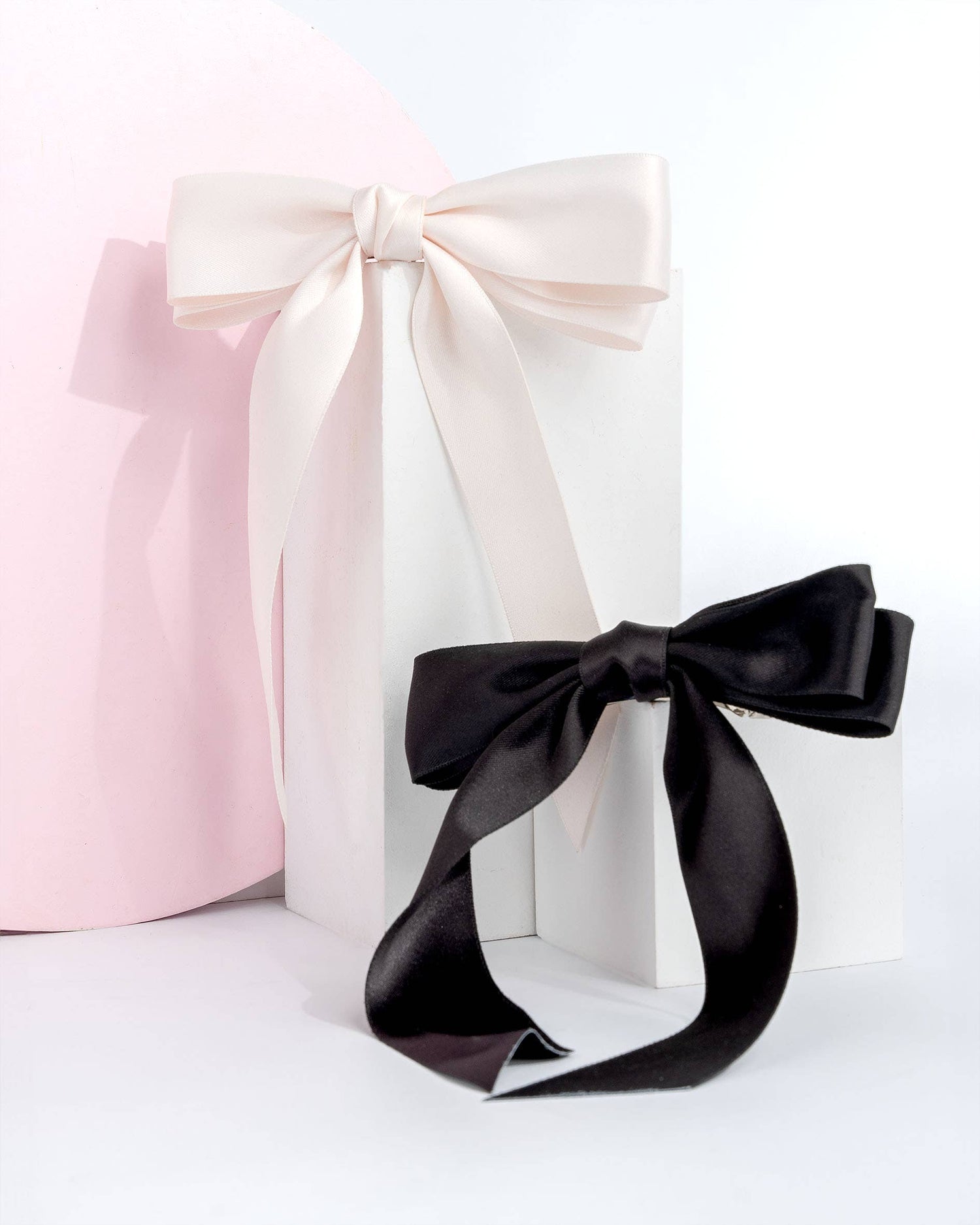 Brushworks Satin Hair Bow Duo – Black &amp; White