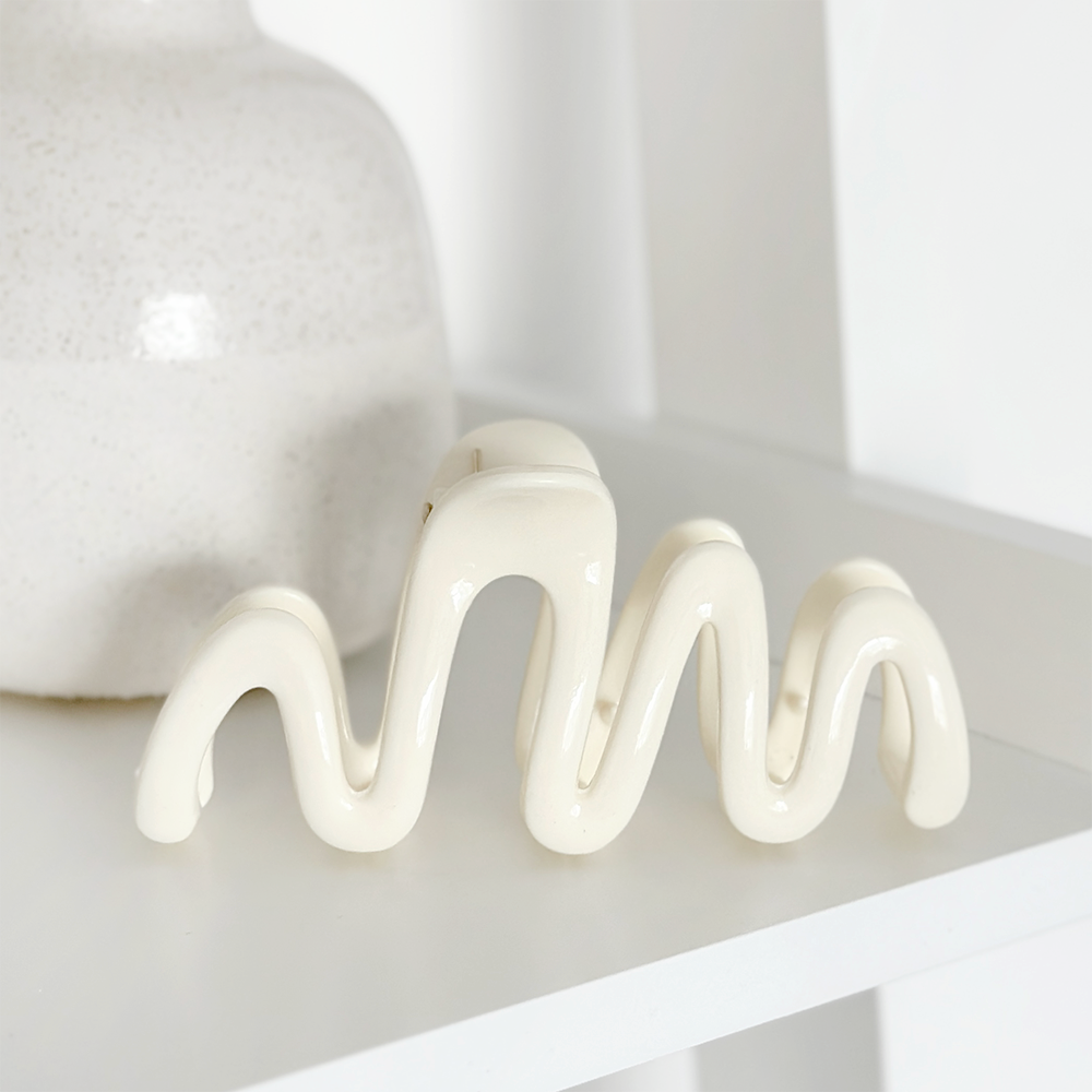 Coconut Lane Squiggle Claw Clip - Cream