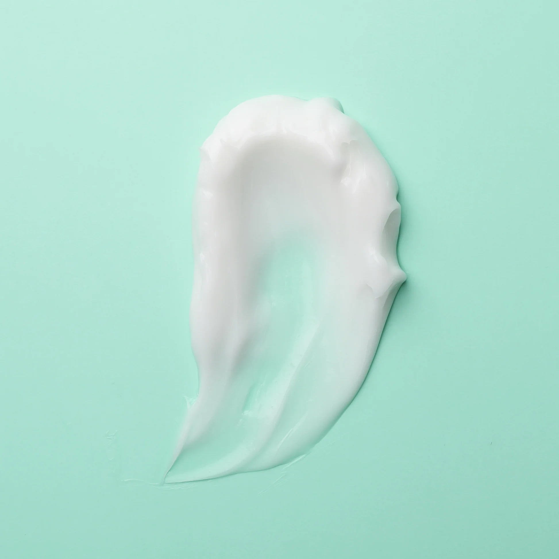 Hollywood Beauty Tea Tree & Rosemary Deep Hydration Hair Masque 18oz product spread teal background showing texture