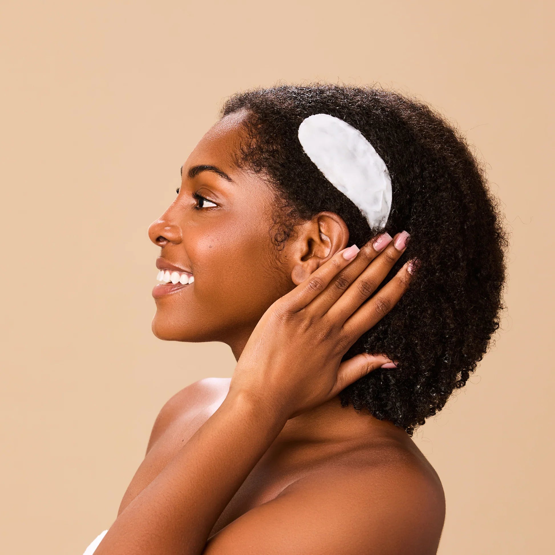 Hollywood Beauty Tea Tree & Rosemary Deep Hydration Hair Masque 18oz black woman applying product