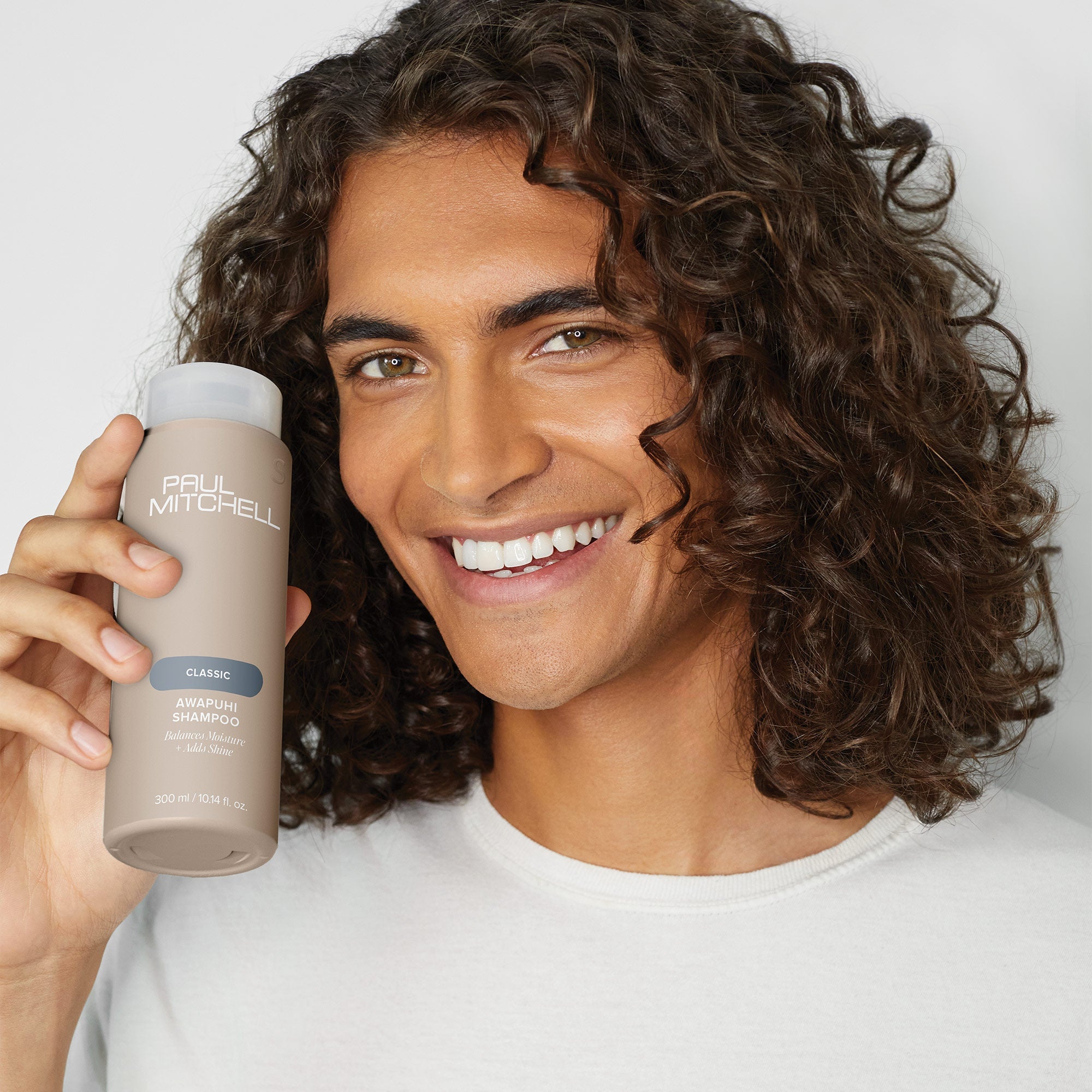 Paul Mitchell Awapuhi Conditioner 300ml model with type 2/3 hair holding product
