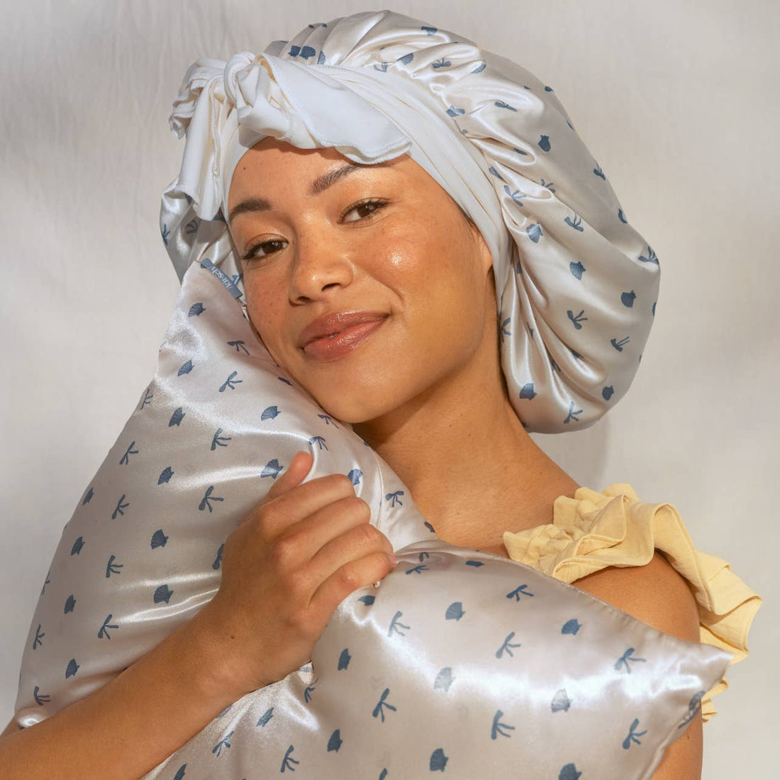 Kitsch Standard Satin Pillowcase - Pearlized Cream &amp; Coastal Blue Print