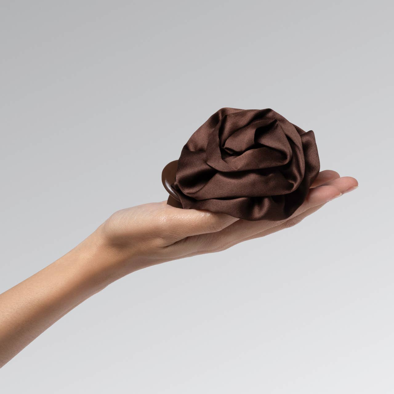 Kitsch Satin Rosette Medium Flat Cloud Clip - Chocolate
