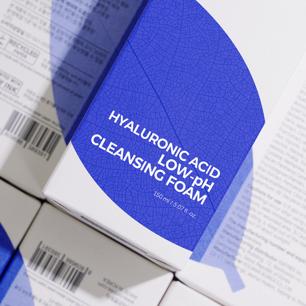 Isntree Hyaluronic Acid Low-pH Cleansing Foam 150ml