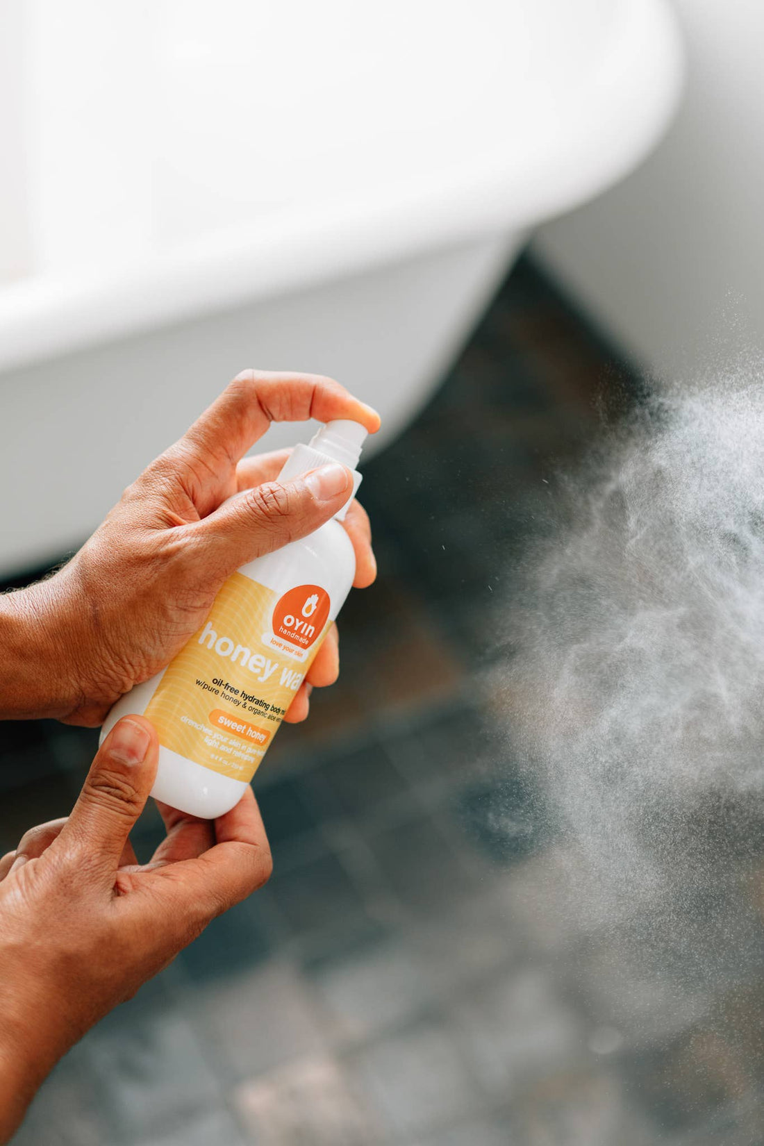 Oyin Handmade Honey Water Oil-Free Hydrating Body Mist 8oz