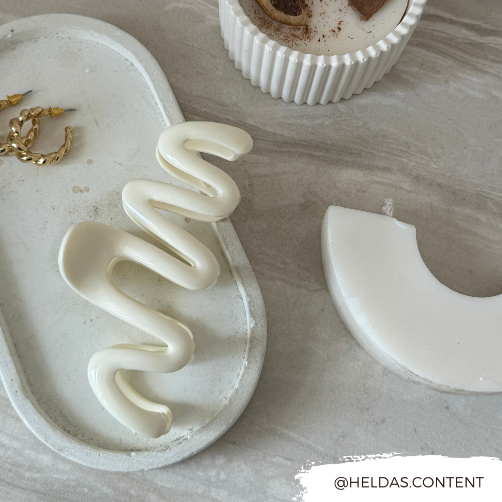 Coconut Lane Squiggle Claw Clip - Cream