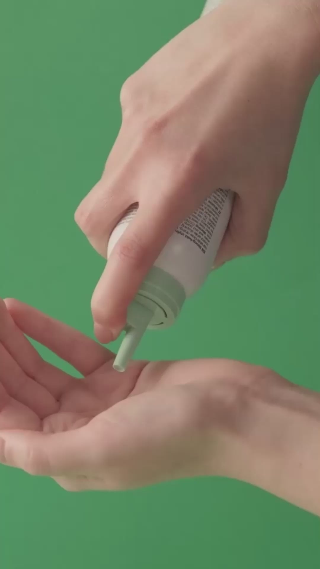 Load video: Milk_shake Lifestyling Shaping Foam 200ml