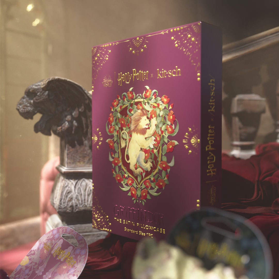 Load video: Kitsch x Harry Potter Satin Pillowcase Standard - Gryffindor