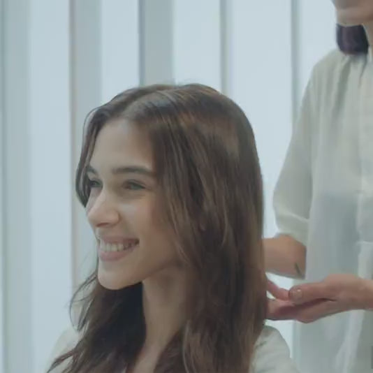 Load video: Revlon ReStart Hydration Anti-Frizz Moisturizing Drops 50ml
