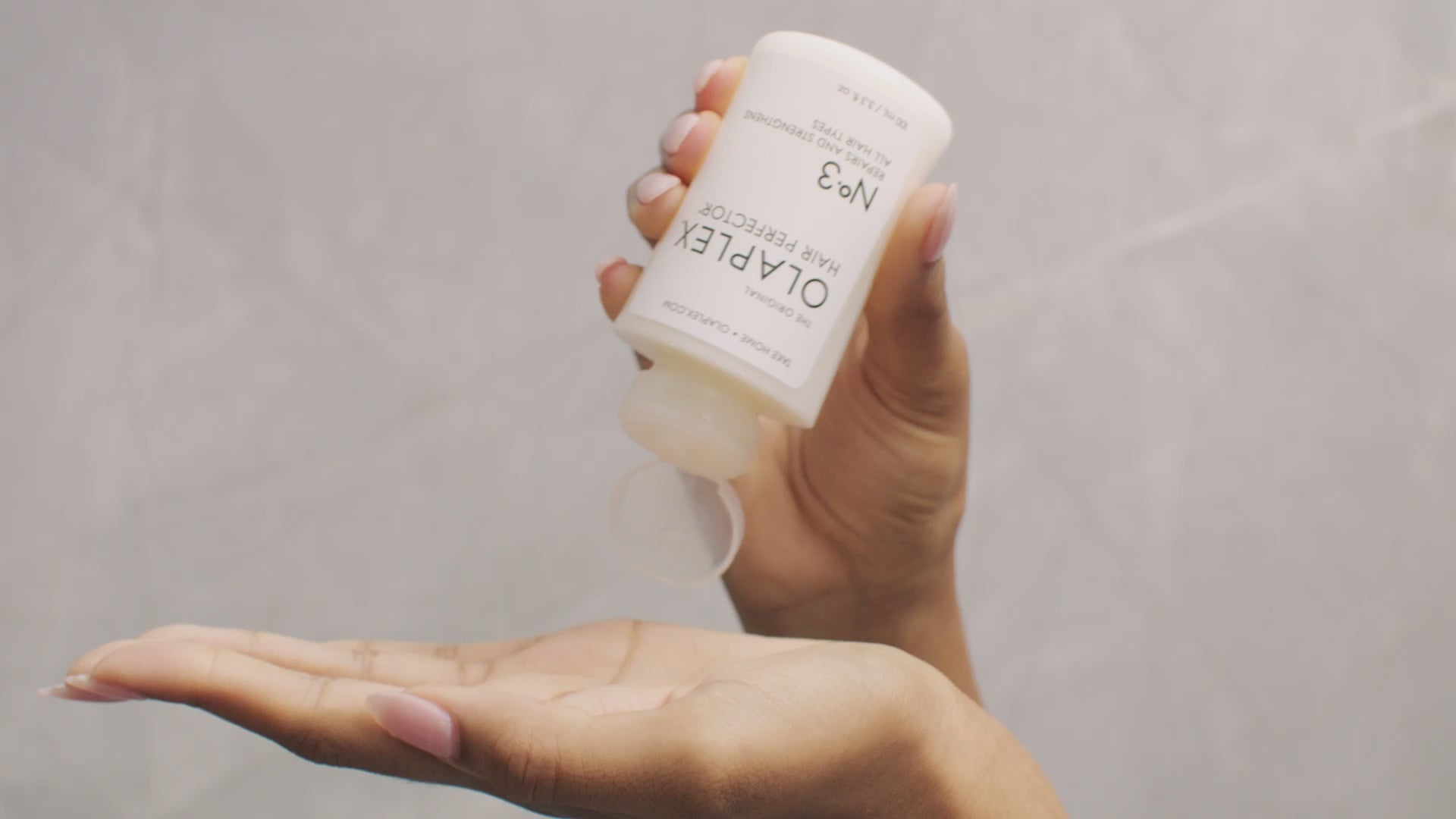Load video: Olaplex Nº.3 Hair Perfector