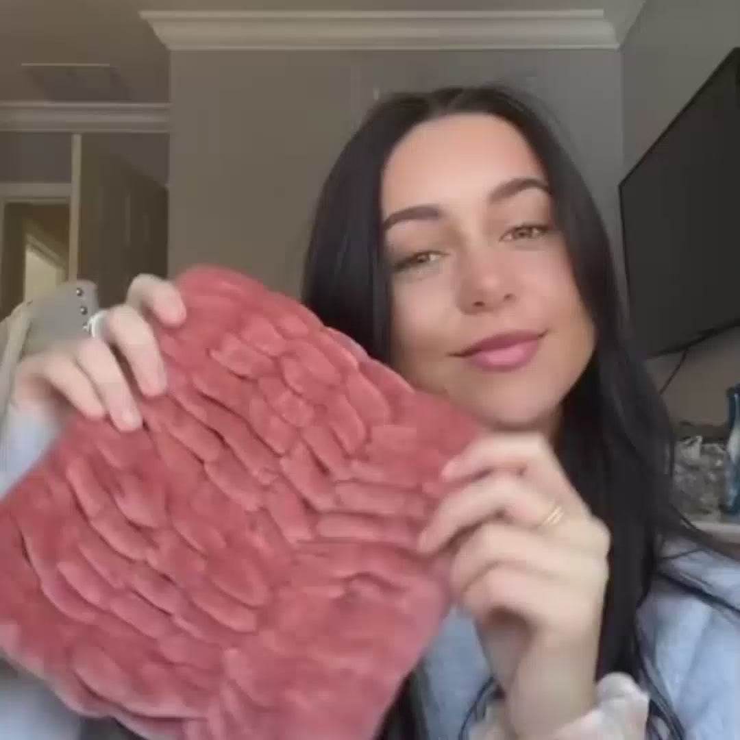 Load video: Kitsch Extra Wide Spa Headband - Dusty Rose