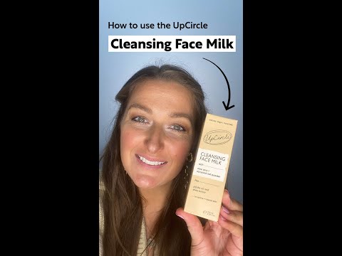 UpCircle Cleansing Face Milk with Aloe Vera + Upcycled Oat Powder