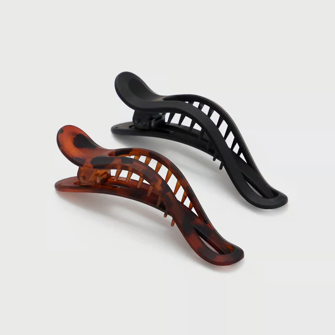 Kitsch Flat Lay Claw Clip 2pc CURVED - Black & Tort